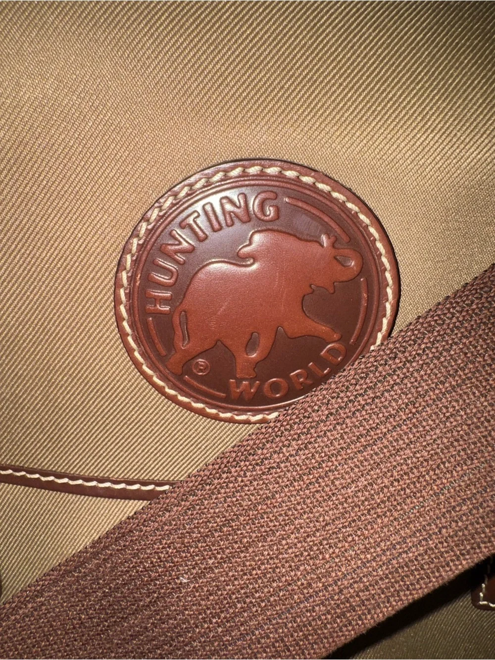HUNTING WORLD “today Messenger Safari field Crossbody bag” like New